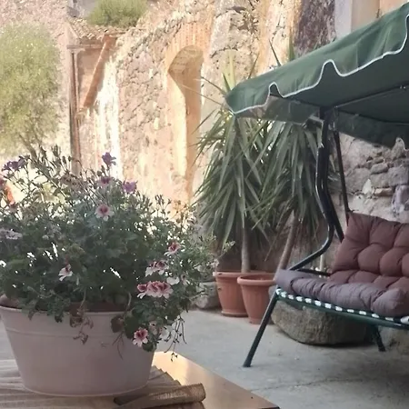 Borgo Santo Stefano Couette-café *